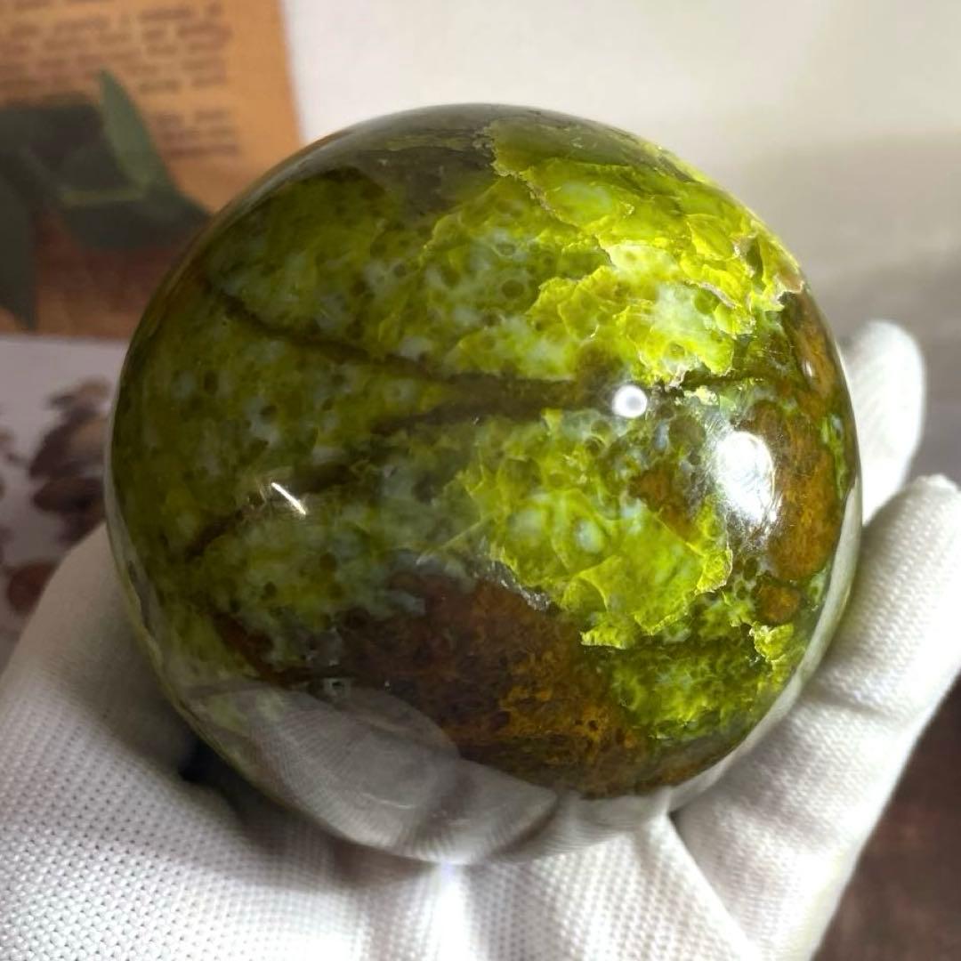 天然石　希少　天然グリーンオパール　大玉スフィア　78ミリ【台座付き】