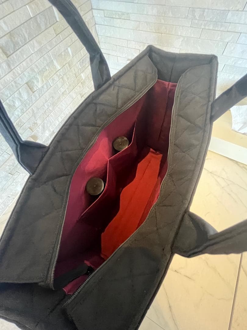 お受験バッグ　B4　黒　自立　ファスナー付　キルティングトート　保護者会　説明会