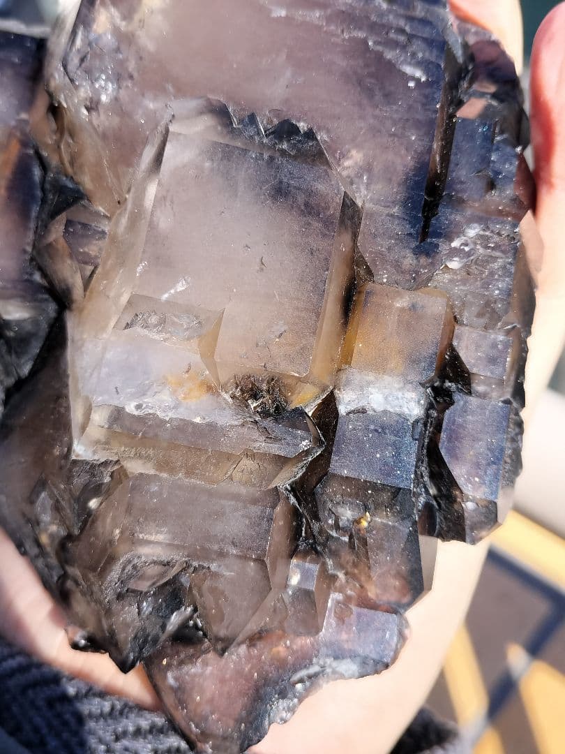 スモーキーエレスチャルクォーツ　金色のきらめき