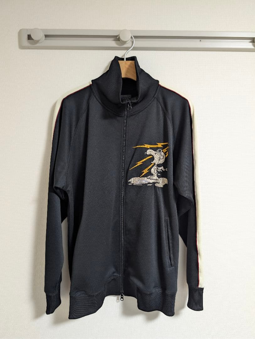 東洋エンタープライズ　アラスカ風スヌーピー刺繍スカジャン 黒