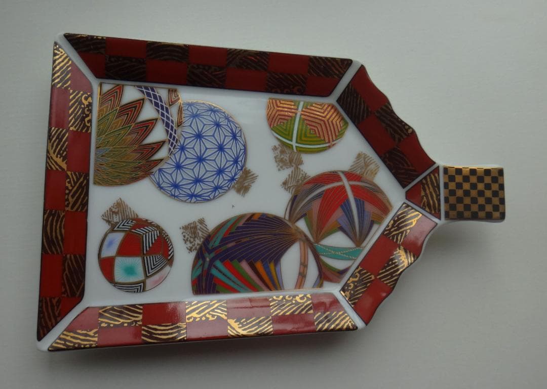 ★前畑陶★庫山窯 色絵手まり　 羽子板銘々皿　５枚セット と手毬模様の中鉢★