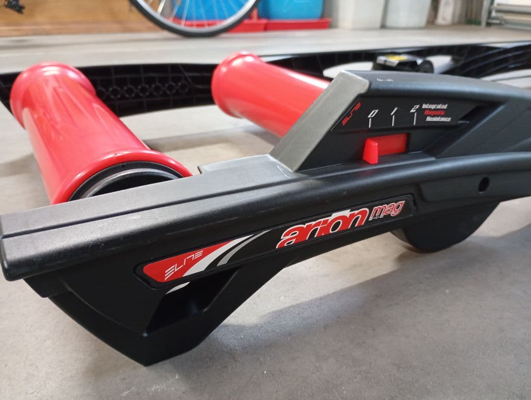 ELITE arion mag 負荷調整機構付き3本ローラー台