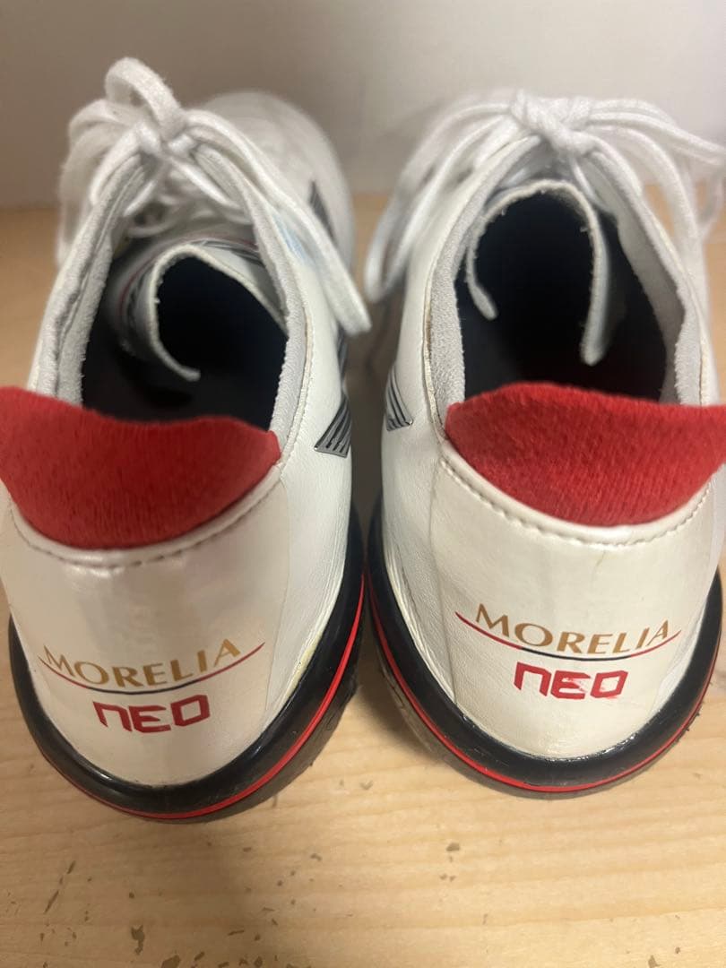 MORELIA NEO サッカーシューズ ホワイト/レッド