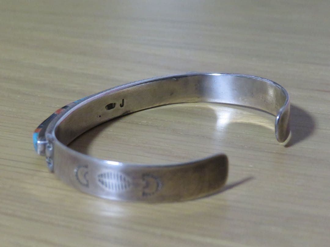 マルチストーンインレイバングル