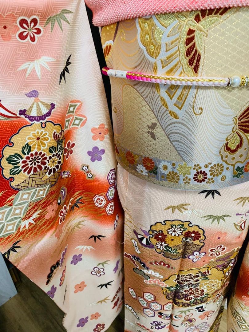 振袖フルセット駒刺繍　雪輪花文　宝尽くし　暈し染め　金彩　正絹