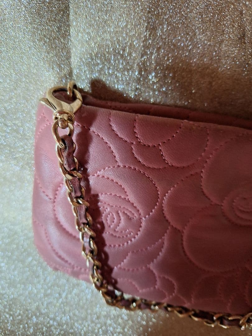 CHANEL ピンク フラワーエンボス ポーチ