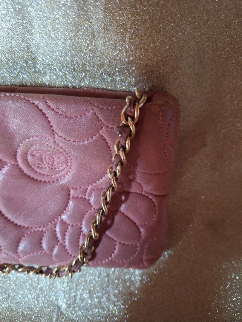 CHANEL ピンク フラワーエンボス ポーチ