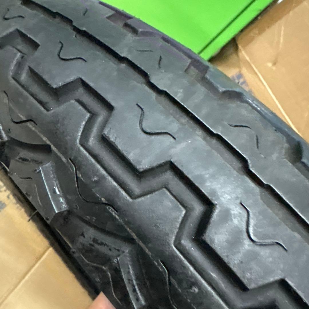 大*美様 ダンロップTT100GPチューブレス18インチ3.50/4.00 2本