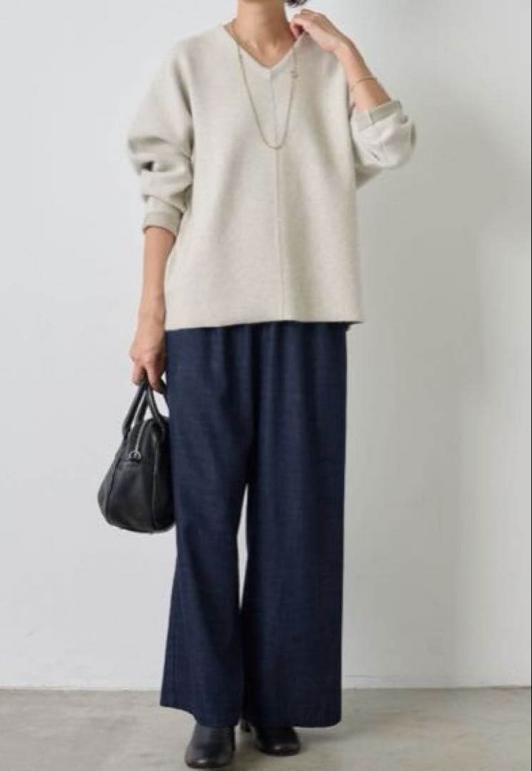 ビアズリー ⭐️セール中　アイボリーファーニットVネックプルオーバー