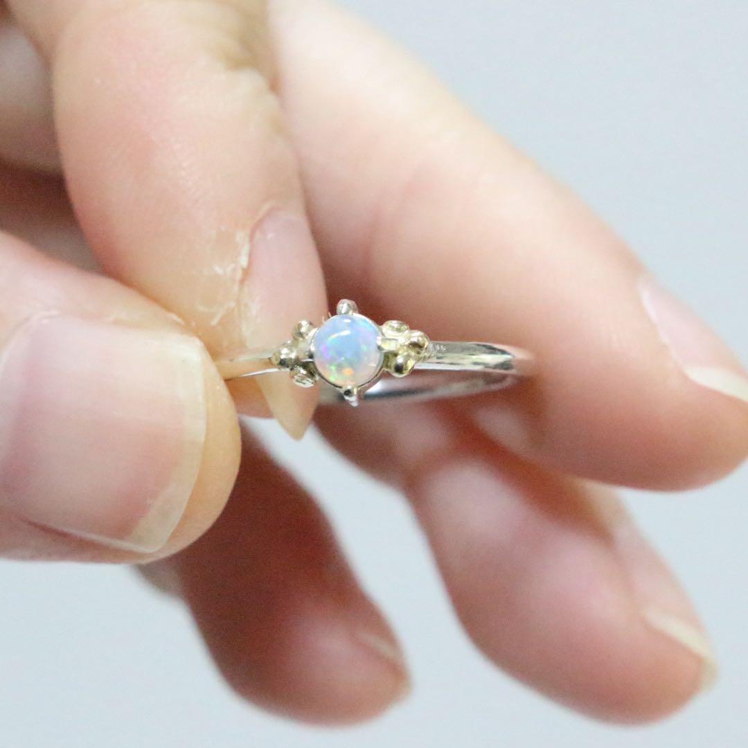 ふわりと遊色が揺れる∮オーストラリア産オパールのK10粒々シルバーリング11号強