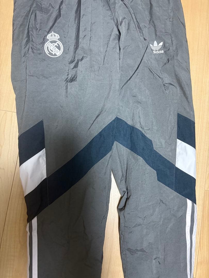レアル・マドリード トラックパンツ　アディダス