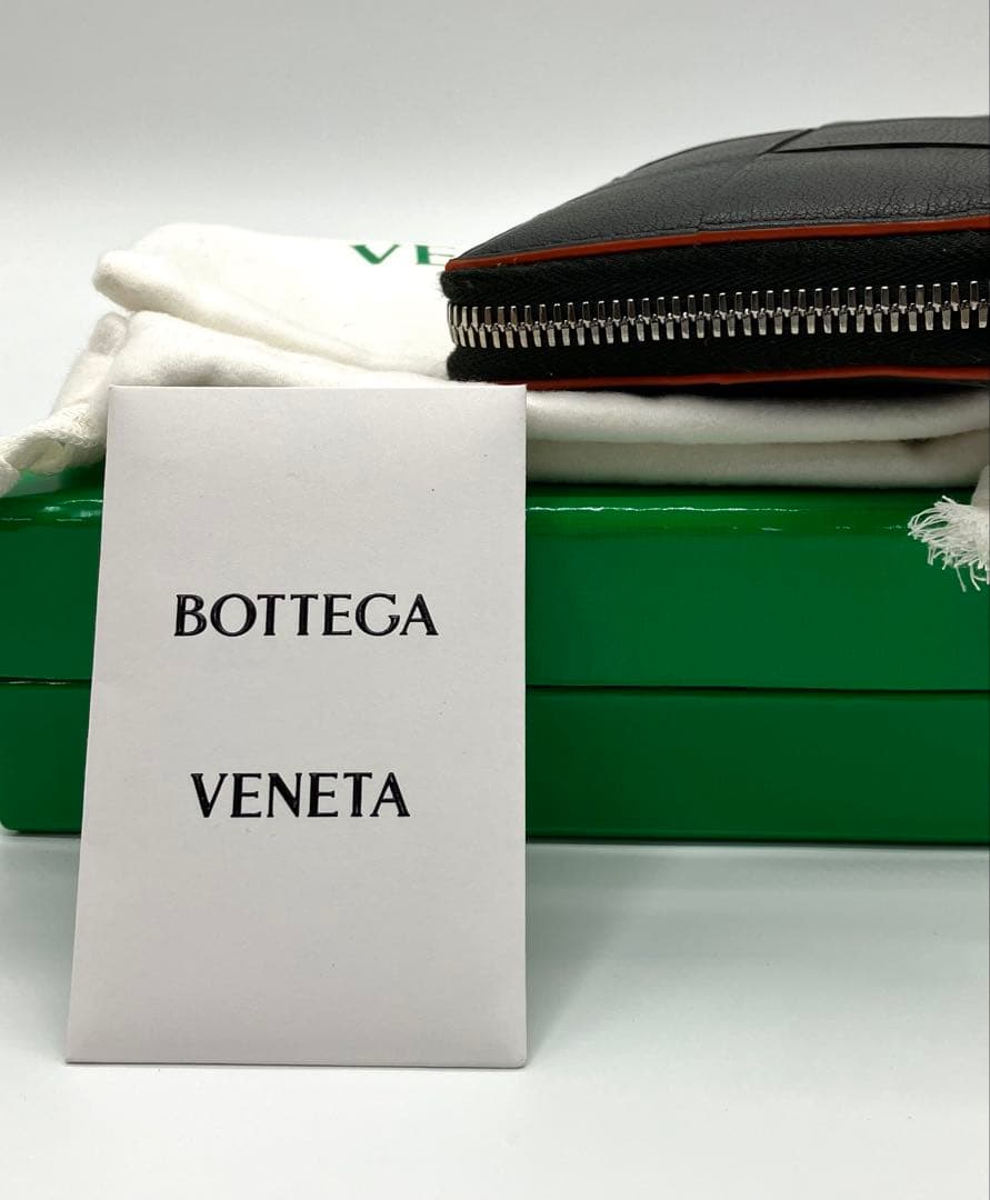 ⭐️ 新型 美品 ボッテガヴェネタ カセット ジップ コンパクト 折り財布 IC