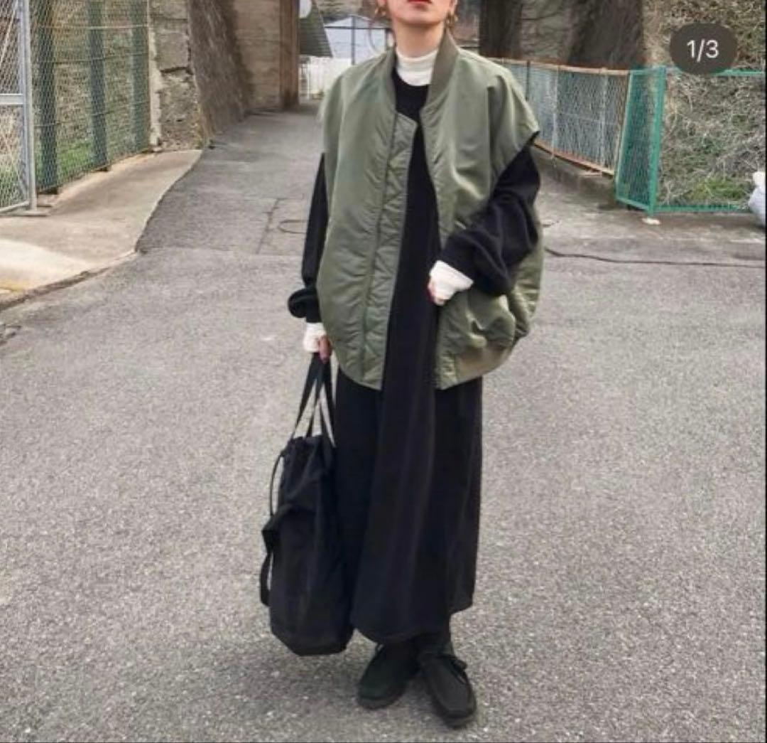 ジャーナルスタンダード　ナイロンベスト　カーキ