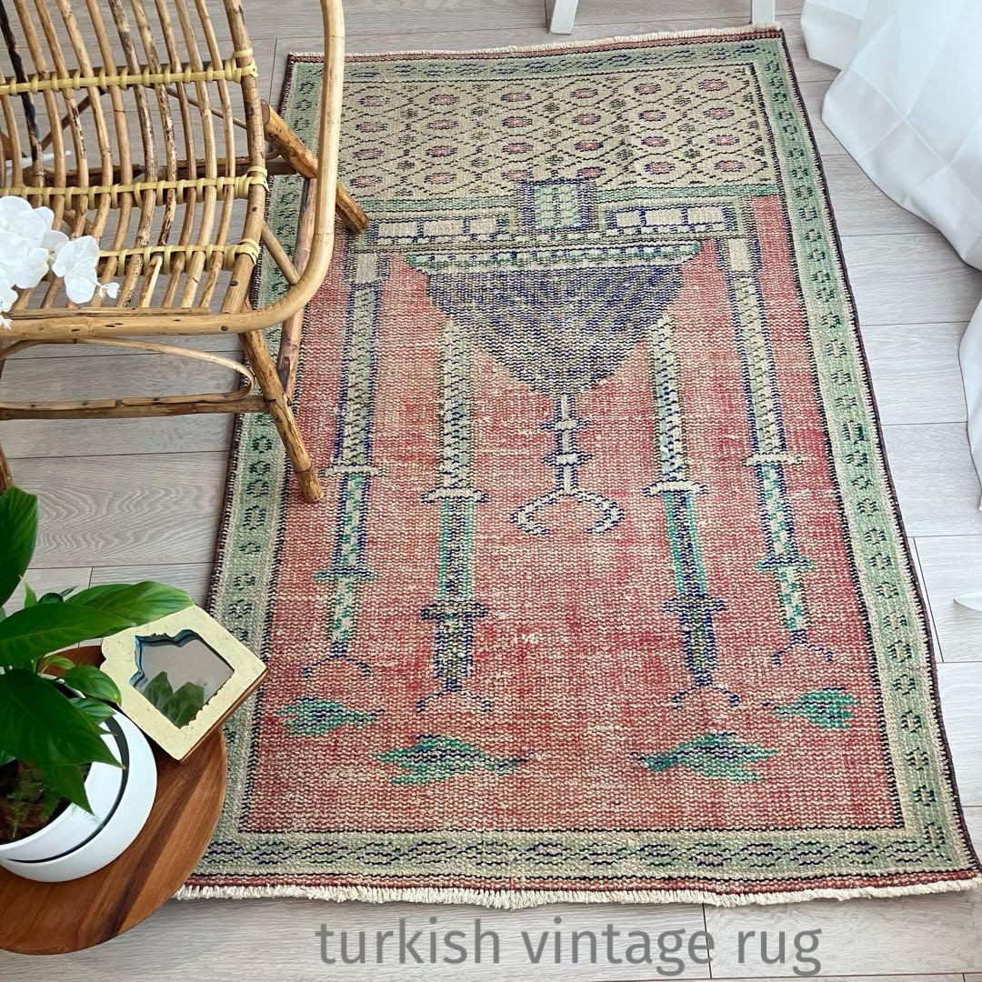 レッド✳︎グリーン　アート塔　パープル　リバーシブル　トルコヴィンテージラグ