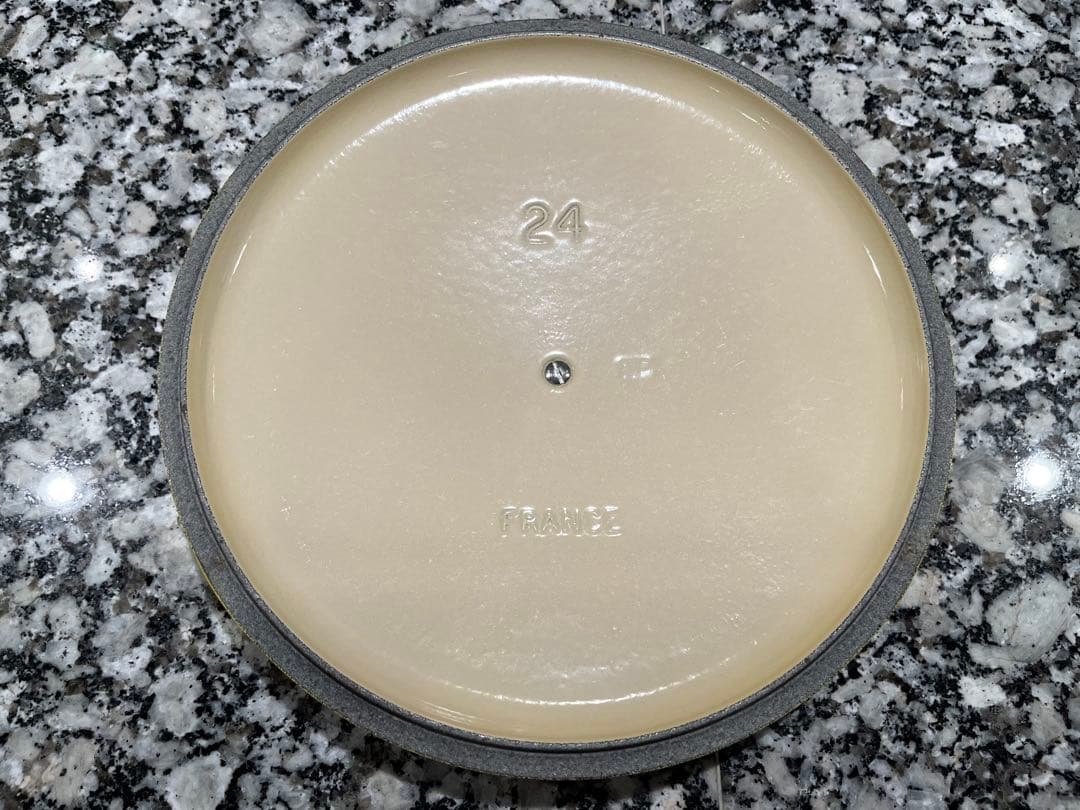 【衛生状態良好！】ル・クルーゼのココット・ロンド24cm 温かみのあるイエロー