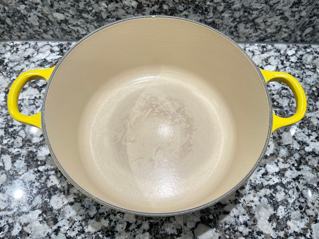 【衛生状態良好！】ル・クルーゼのココット・ロンド24cm 温かみのあるイエロー