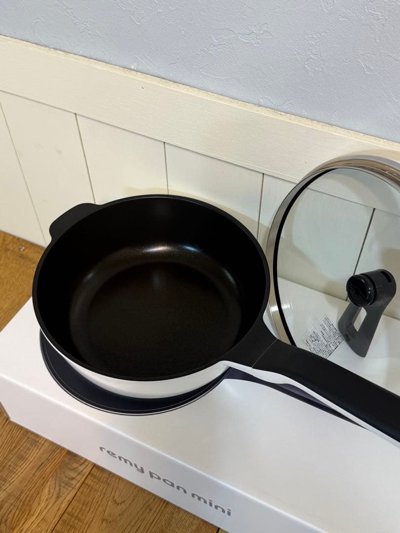 新品　レミパンミニ　フライパン　20cm ＲＨＦ-401 ホワイト