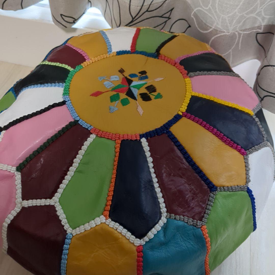 【値下げしました】マルチカラーレザー円形スツール　プフ　モロッコ　クッション