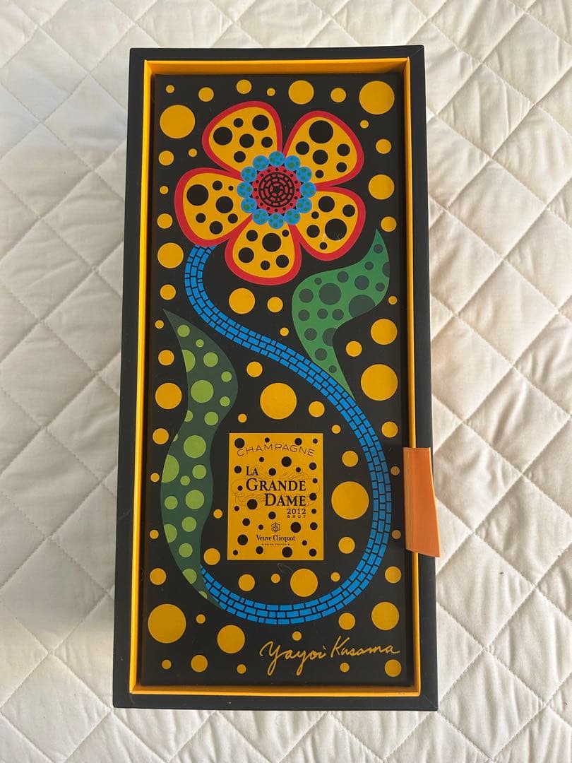 ヴーヴ クリコ 草間彌生コラボ La Grande Dame シャンパン