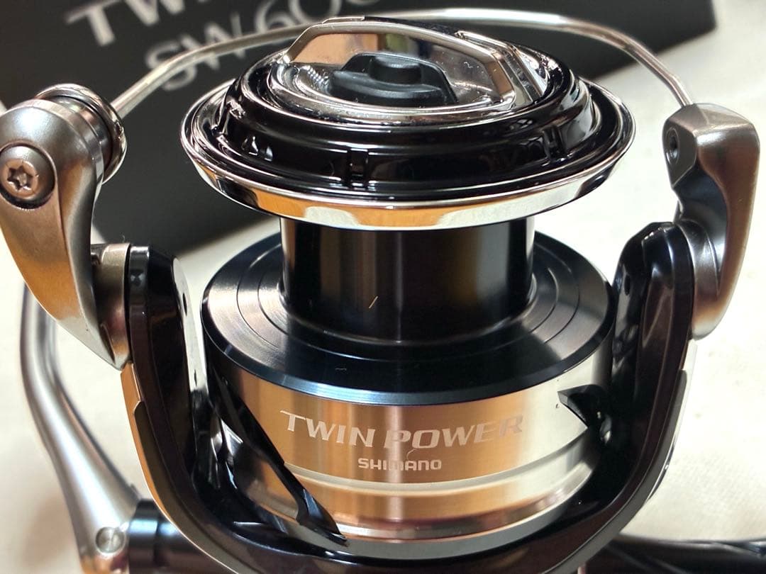 ゴ*ロ様 【美品】シマノ スピニングリール 21ツインパワーSW 6000HG【