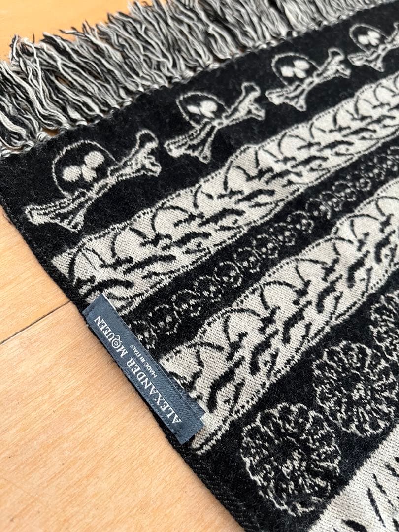 未使用品)ALEXANDER McQUEEN スカルデザイン マフラー