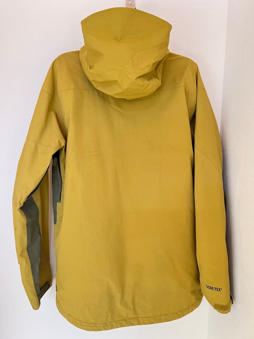 Burton ak swash jacket Gore-Tex中綿入　Mサイズ