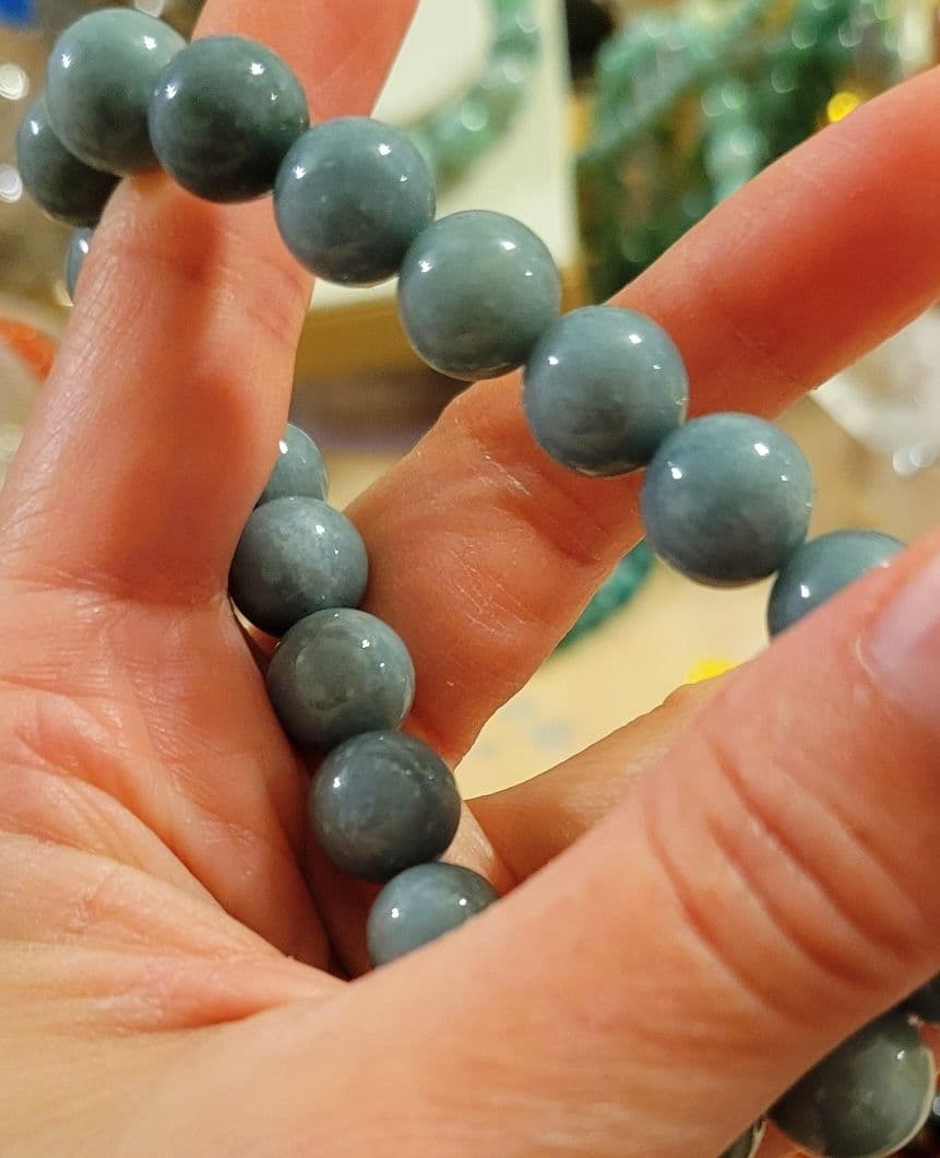 月末特価！極上！潤艶美麗！糸魚川翡翠☆ブルーー翡翠ブレスレット☆ラスト１点