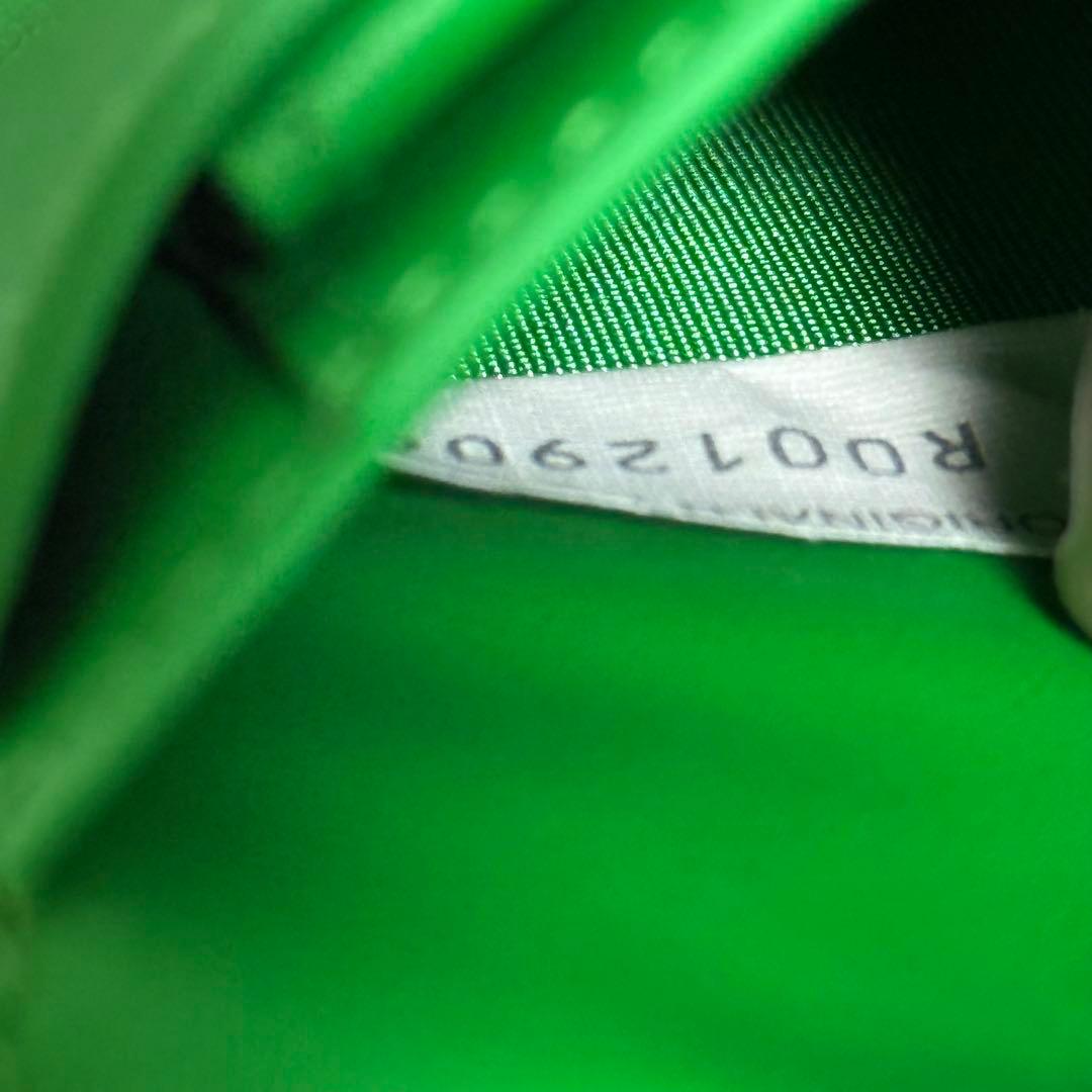 未使用級✨ボッテガヴェネタ　カセットイントレチャート二つ折りウォレット