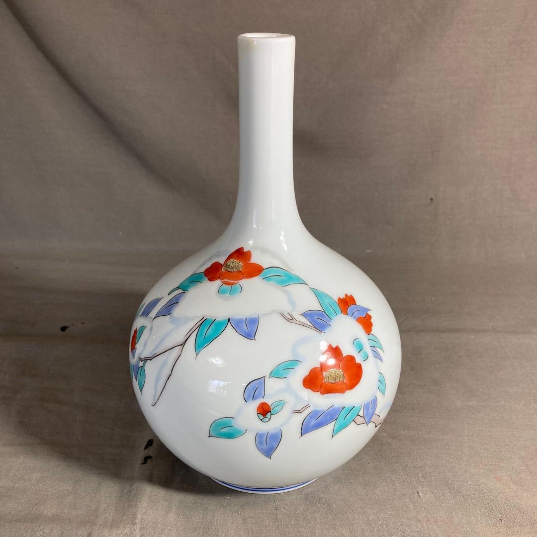 【舘林貞夫】赤絵の伝統　日本の名窯　有田古琳庵窯　舘林貞夫作　錦雪椿絵　花瓶