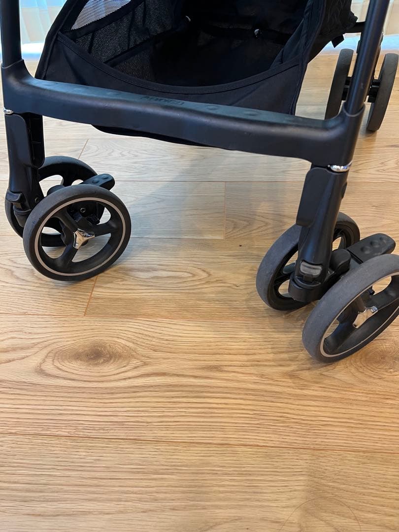 美品Aprica ラクーナビッテクッション A型 両対面 1ヶ月〜 軽量