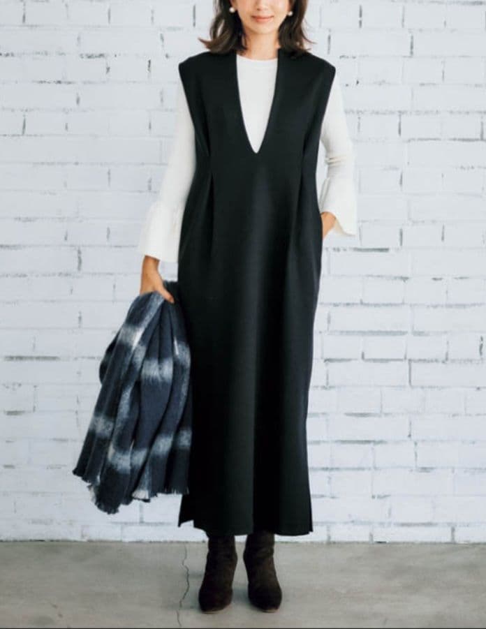 【VERY掲載】スリースクエア　　タックジャンパースカート　ブラック