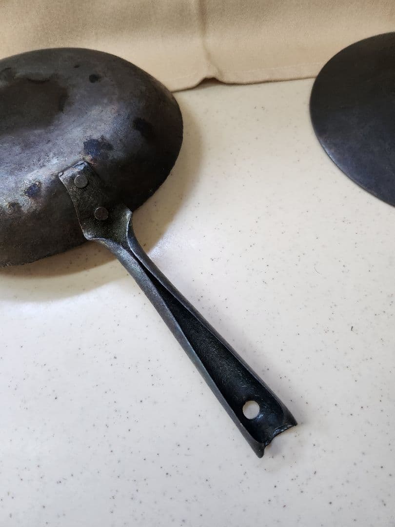 成田理俊さん　フライパン(蓋付) 　持ち手付フライパンセット　18cm