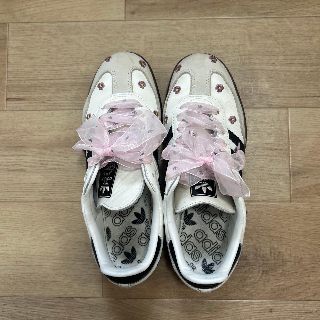 adidas Samba ホワイト 花柄刺繍