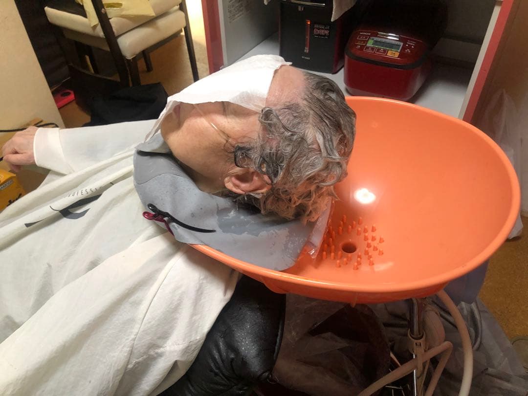 値下げしました中古移動式携帯洗髪台　楽シャン君