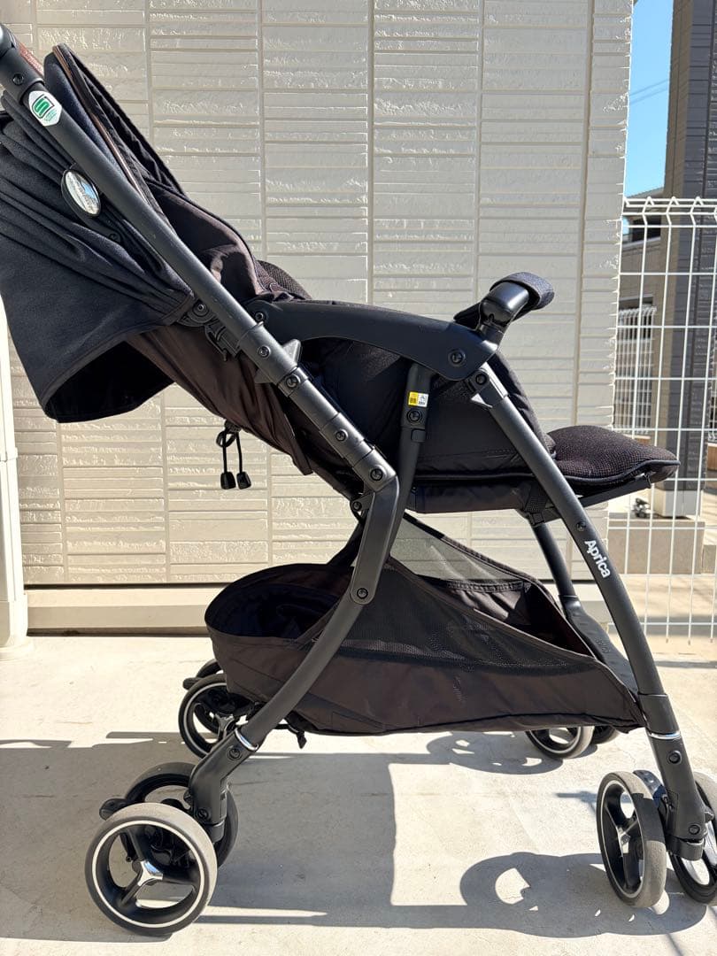 アップリカ　ラクーナクッションフリープラス　AB ベビーカー　4輪