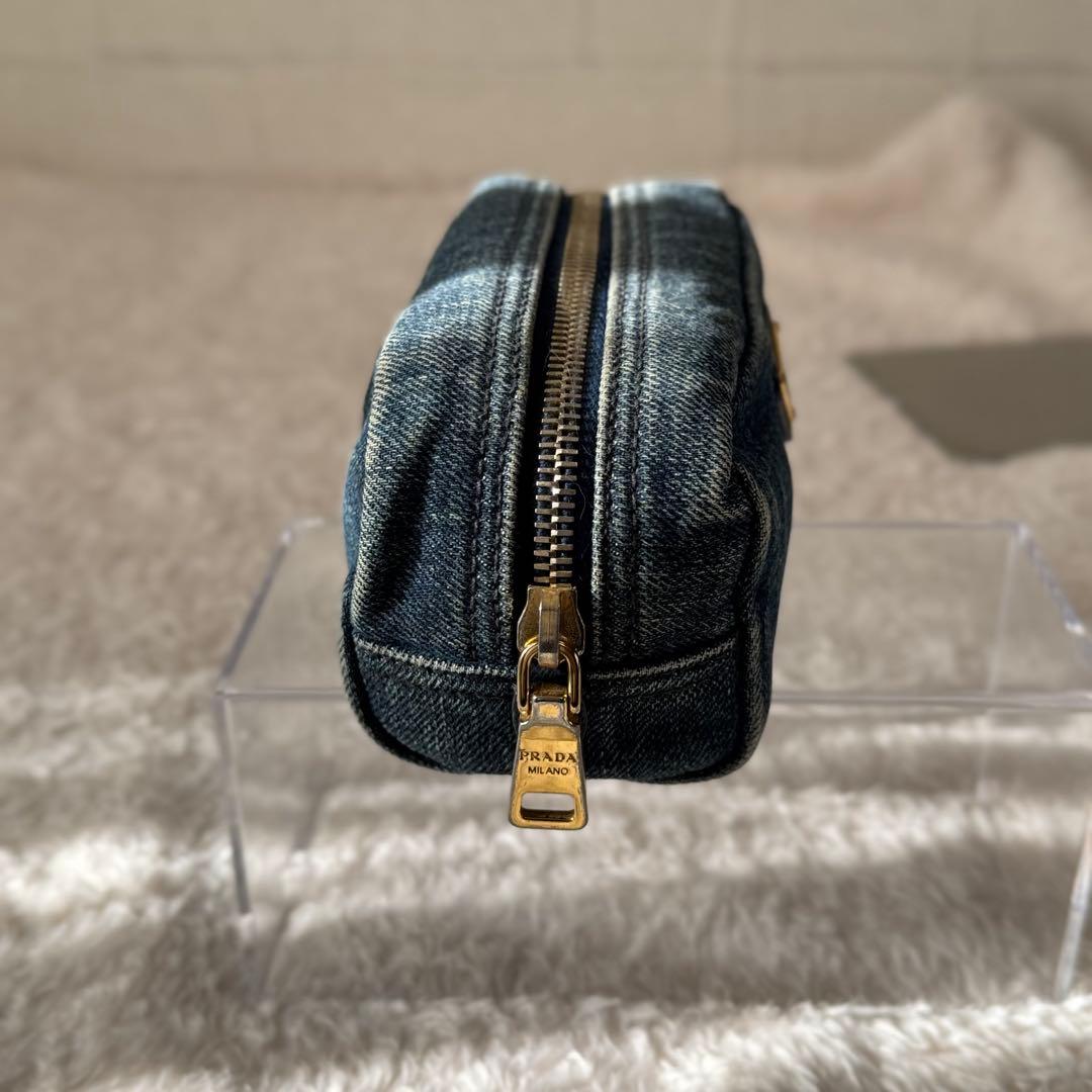 PRADA デニムポーチ 三角ロゴプレート