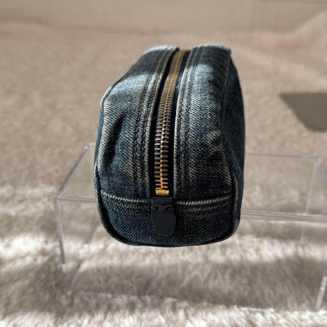 PRADA デニムポーチ 三角ロゴプレート