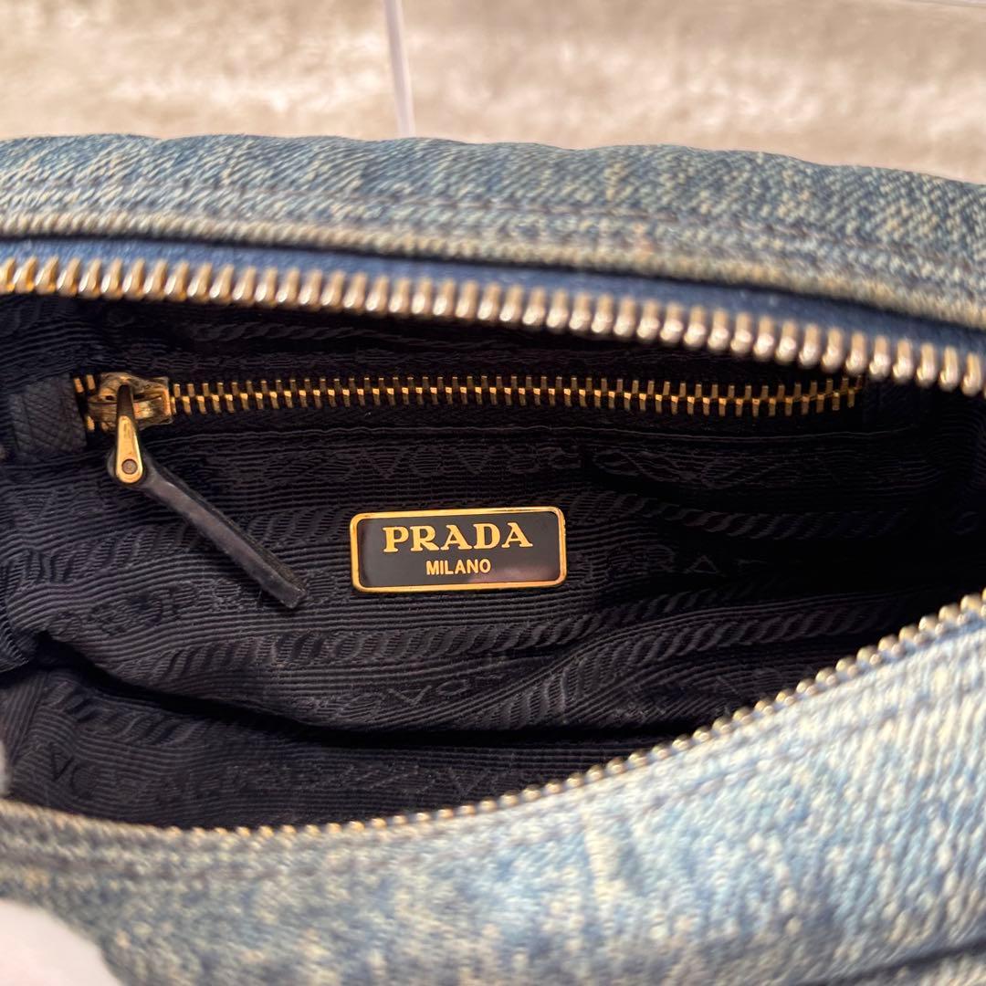 PRADA デニムポーチ 三角ロゴプレート