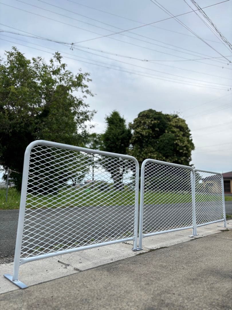 TOM 自立式 アメリカンフェンス風バリケード 750×500