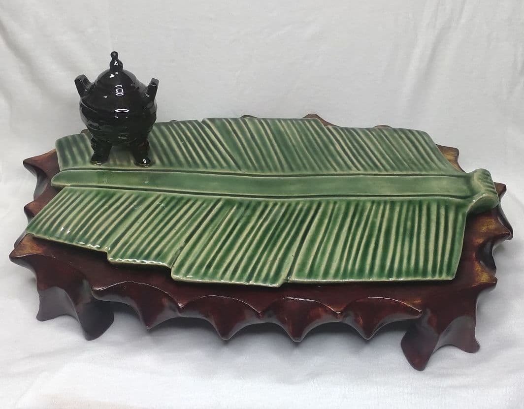 中国骨董 陶芸 香道具 在銘 作家物 木彫り台付き 置物 旧家蔵出し 送料無料