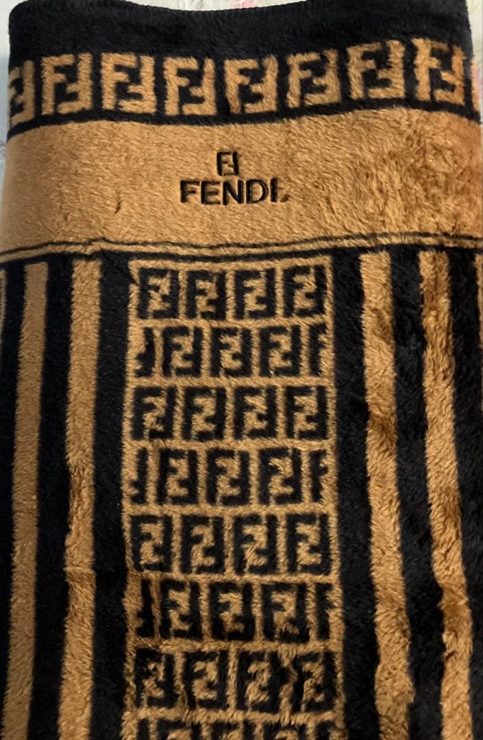 FENDIシルク混・ブランケット