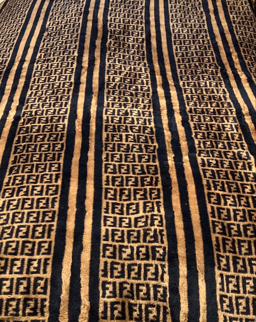 FENDIシルク混・ブランケット