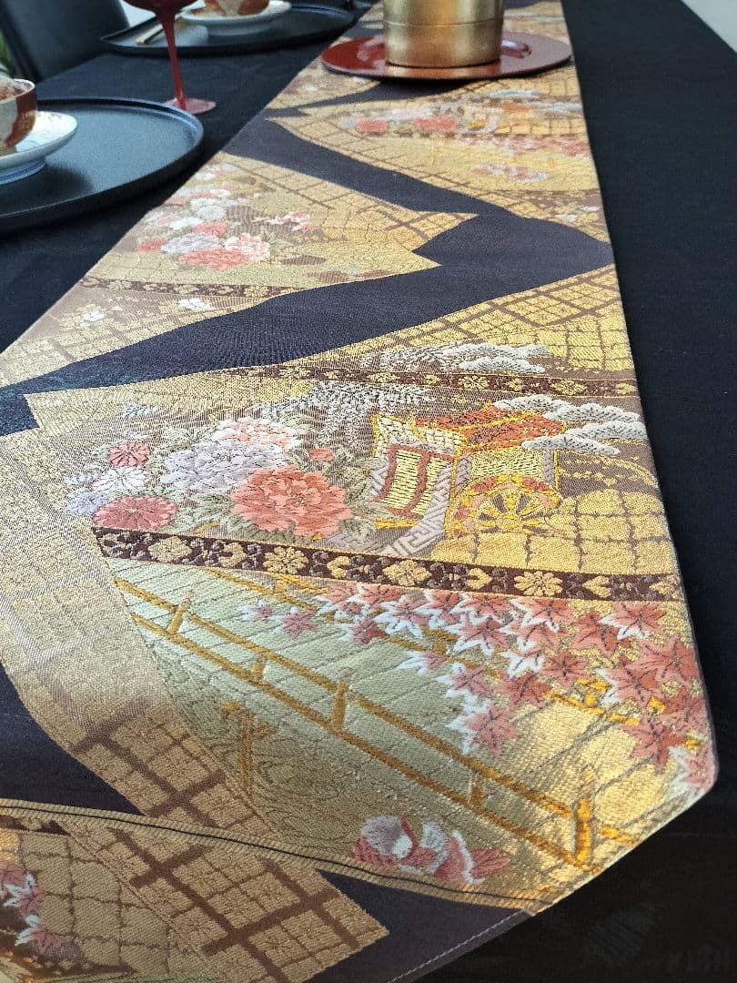 A945★高級‼️豪華刺繍‼️ひな祭り‼️テーブルランナー2m10cm