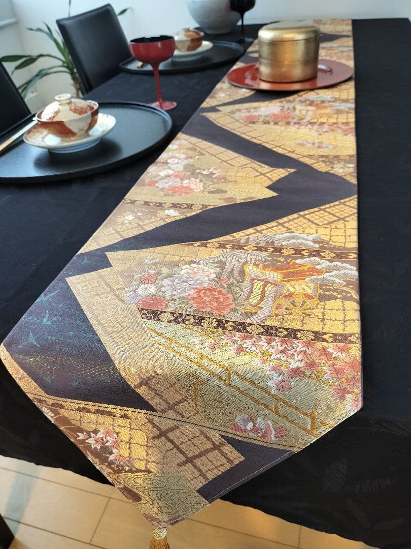 A945★高級‼️豪華刺繍‼️ひな祭り‼️テーブルランナー2m10cm