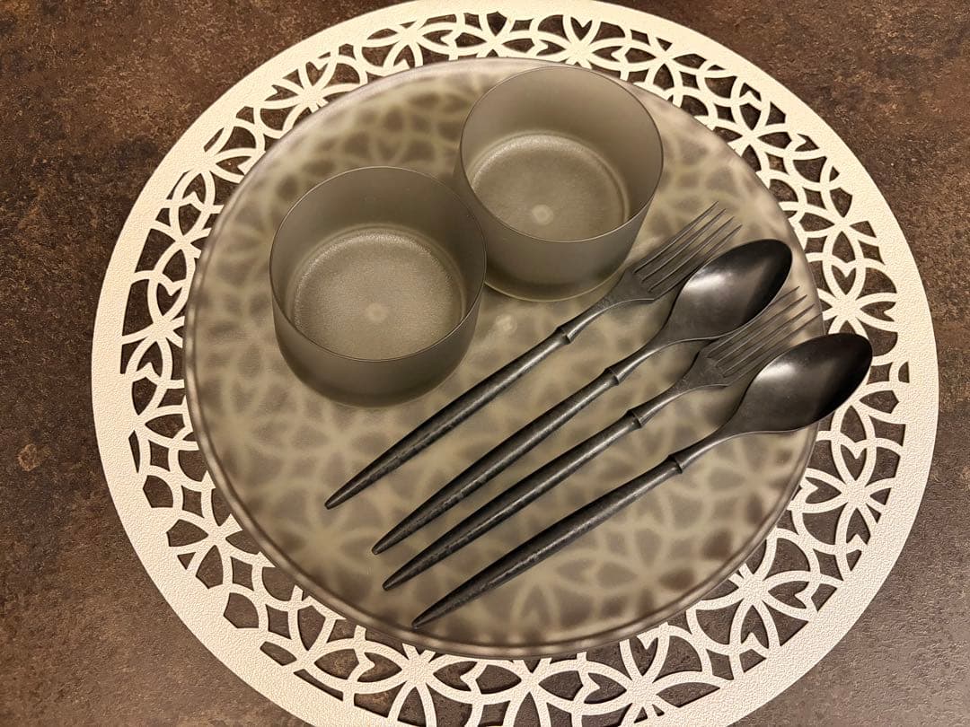 【美品】早い者勝ち！黒系ARAS 大皿ウェーブ斜め小鉢 カトラリー 2人用 ペア