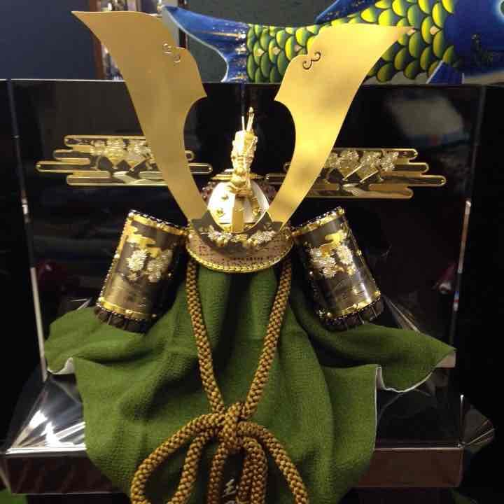 新品15万を12万兜飾