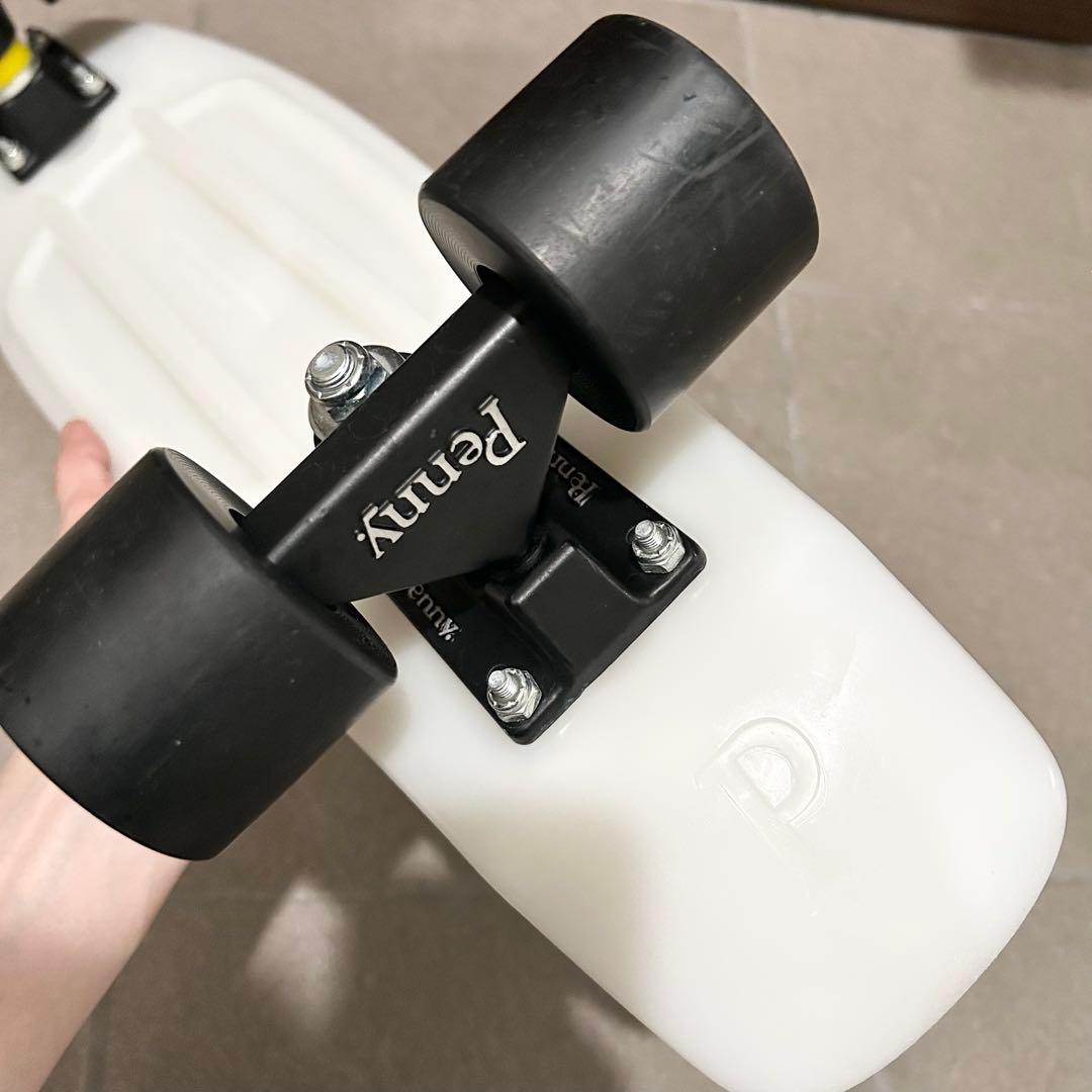 【美品】penny ペニースケートボード 22インチ 白　蓄光デッキ