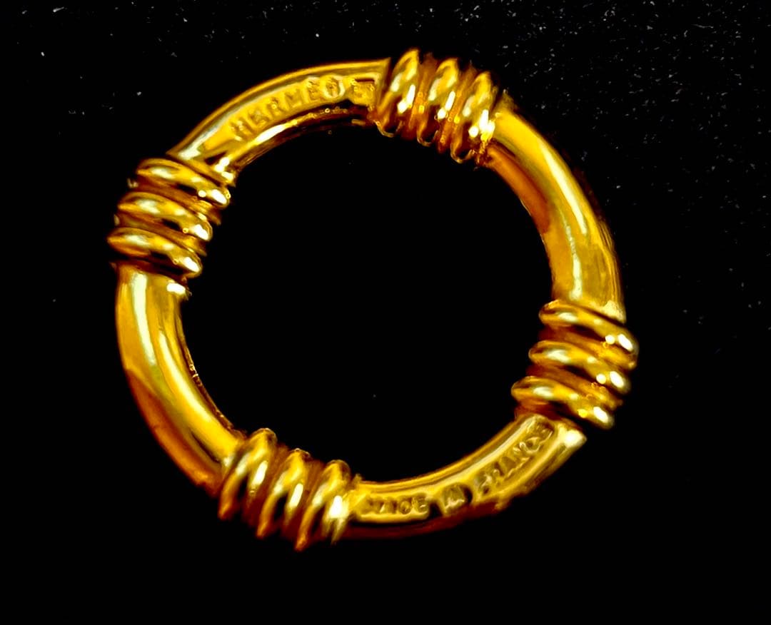 エルメスのスカーフリング「ブーエ (Bouées)」