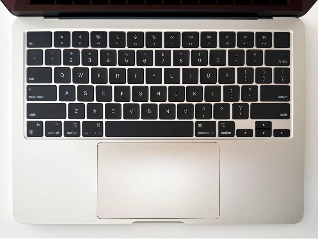 MacBook Air 2022 M2 13inch 256GB スターライト