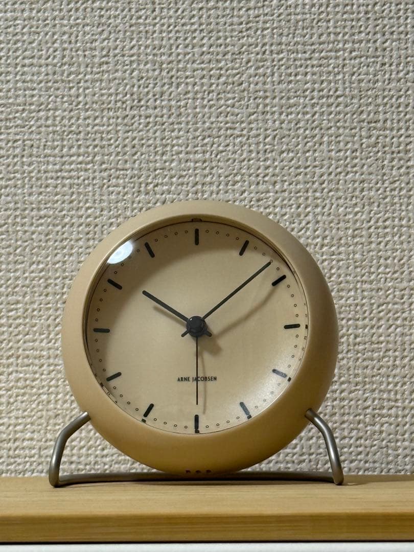 アルネヤコブセン　時計　クロック　茶　ベージュ　beige